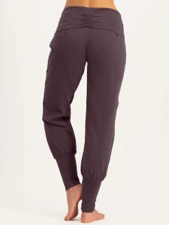 Devi Yoga Pants - Berry