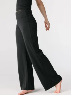 Jada Straight Leg Pants- Black