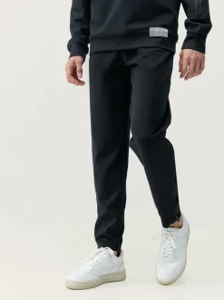 Ness Jogger - Black