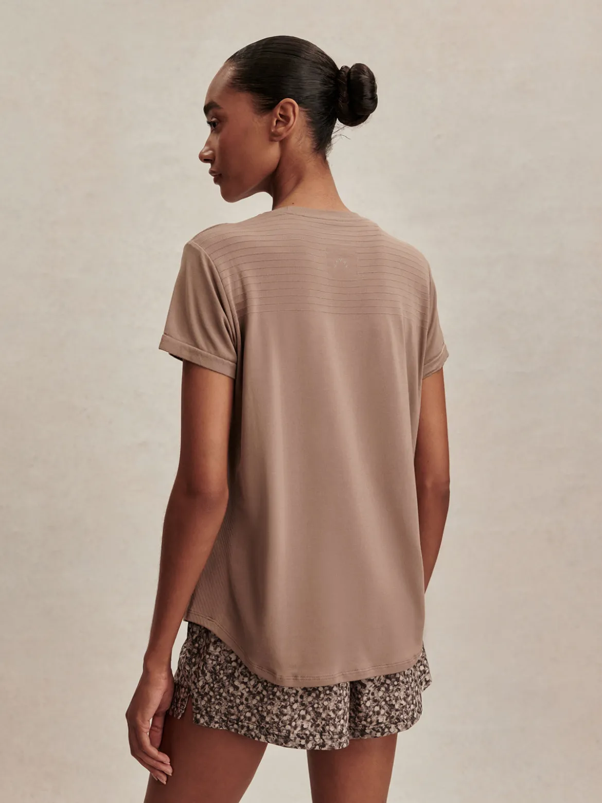 Saskia Seamless Longline Tee - Pine Bark